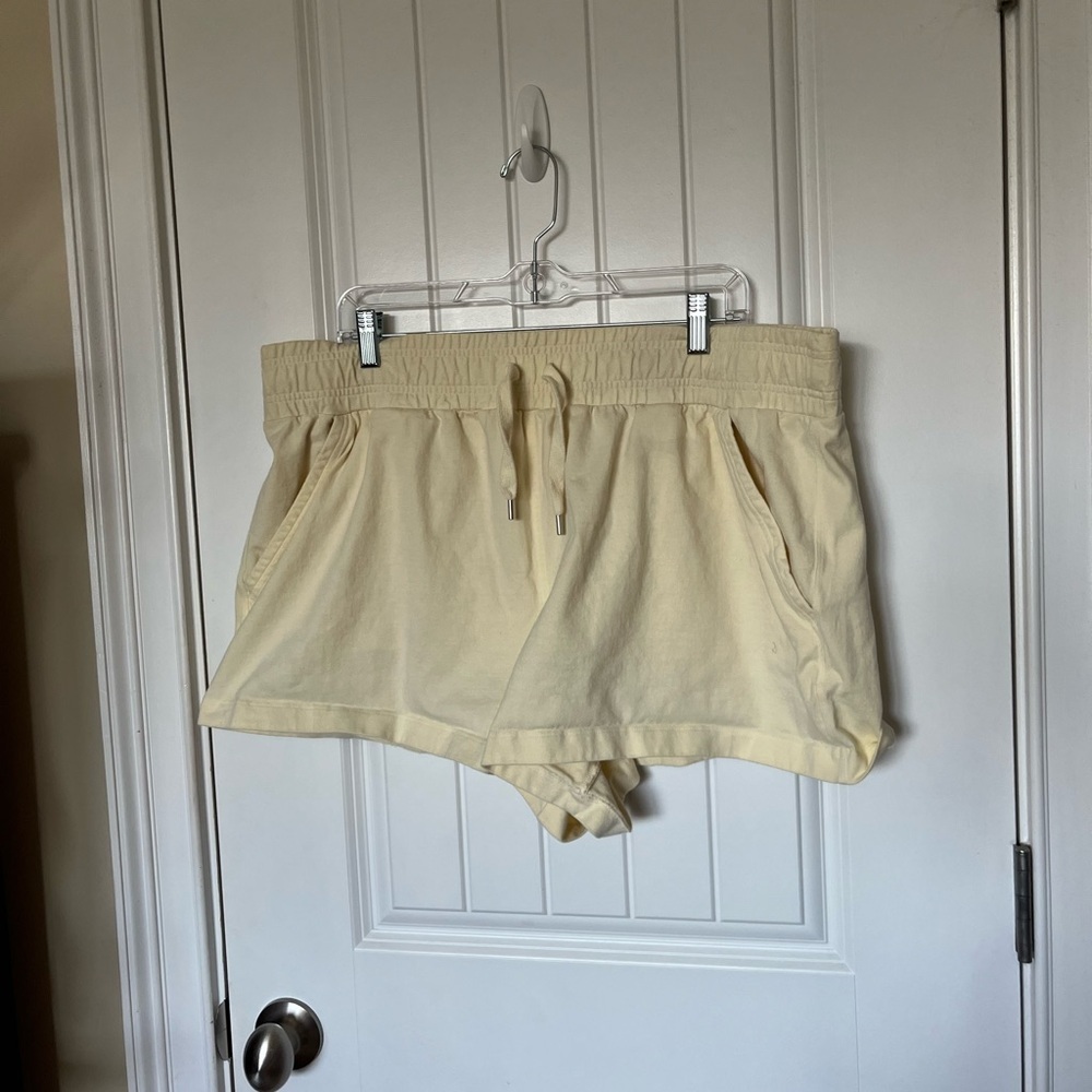 Calia Weekend Shorts Size XXL Frosted Lemon High Rise Lounge